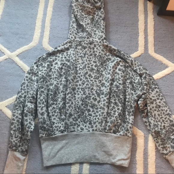 ❌SOLD❌Athleta Printed Balance Hoodie - Picture 5 of 9